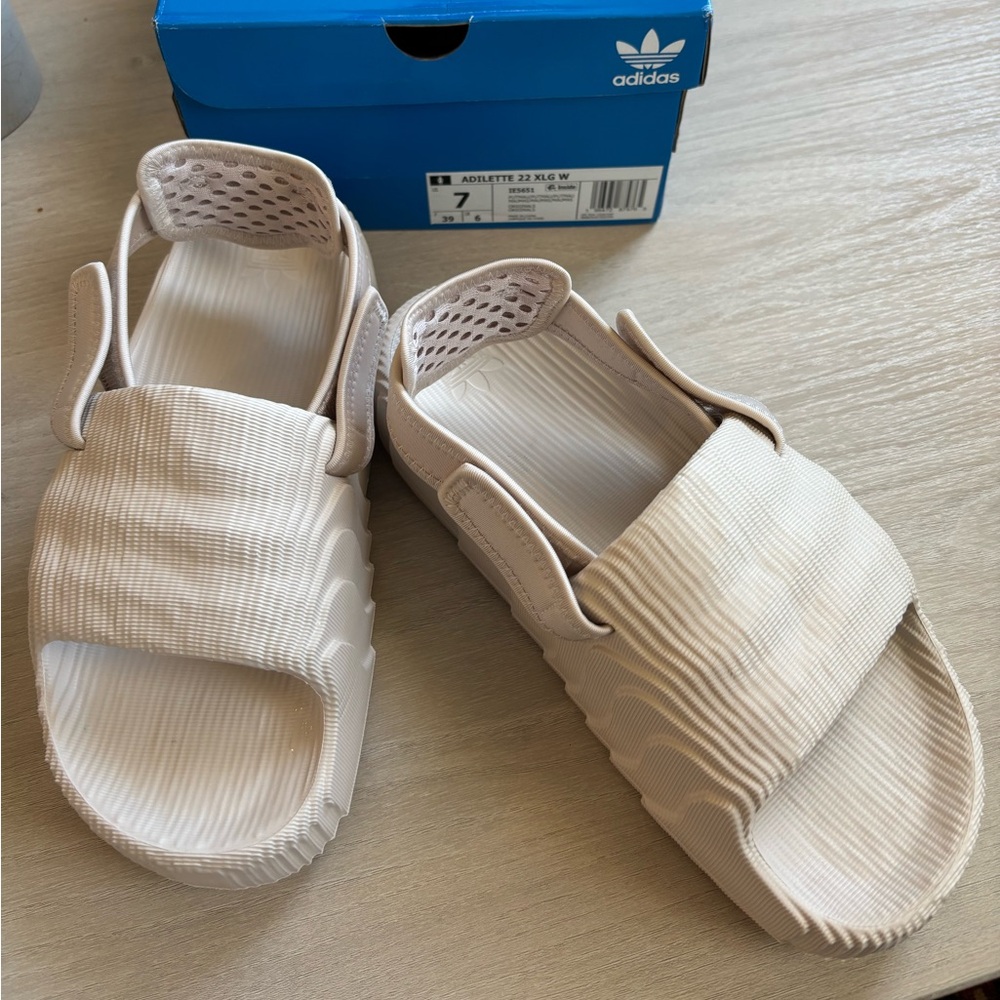Adidas Adilette 22 XLG Slide
'Putty Mauve' IE5651